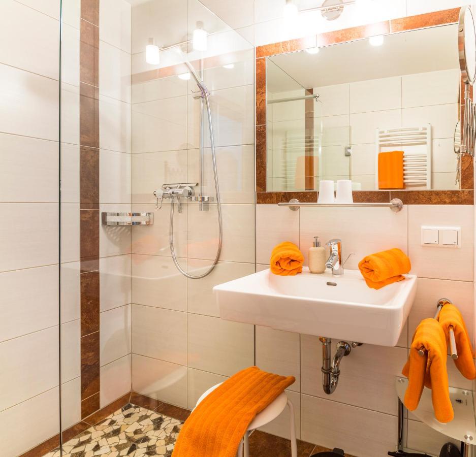 Alpen Appartements Oberlehengut 웨르펜웽 외부 사진