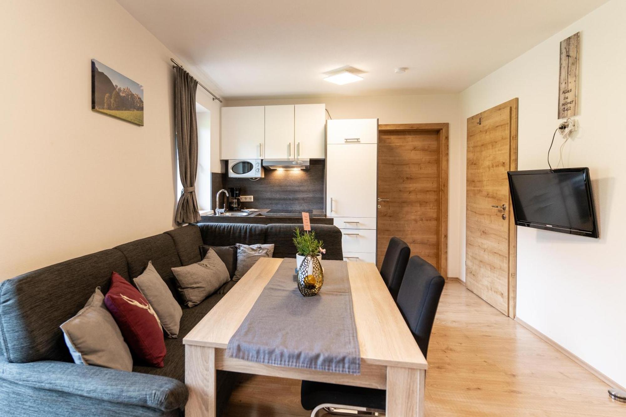 Alpen Appartements Oberlehengut 웨르펜웽 외부 사진
