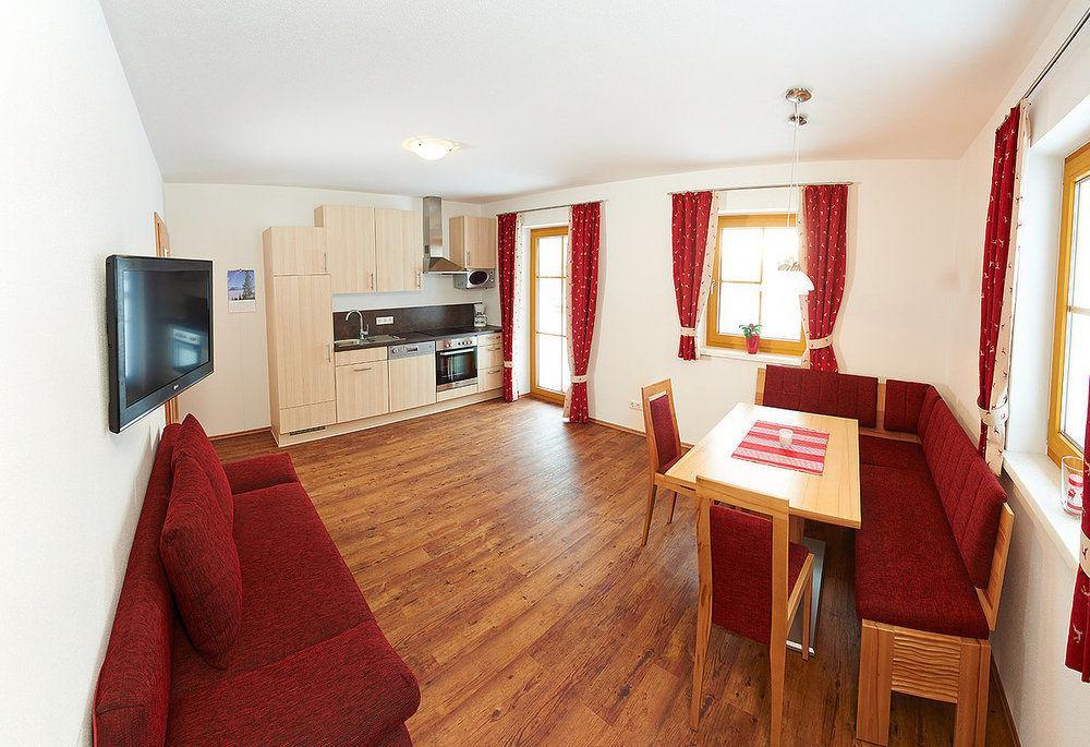 Alpen Appartements Oberlehengut 웨르펜웽 외부 사진