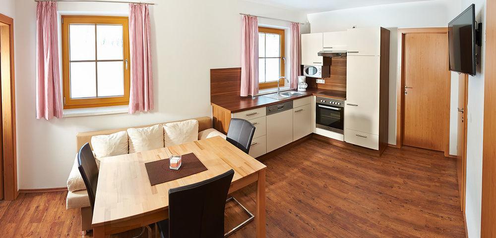 Alpen Appartements Oberlehengut 웨르펜웽 외부 사진