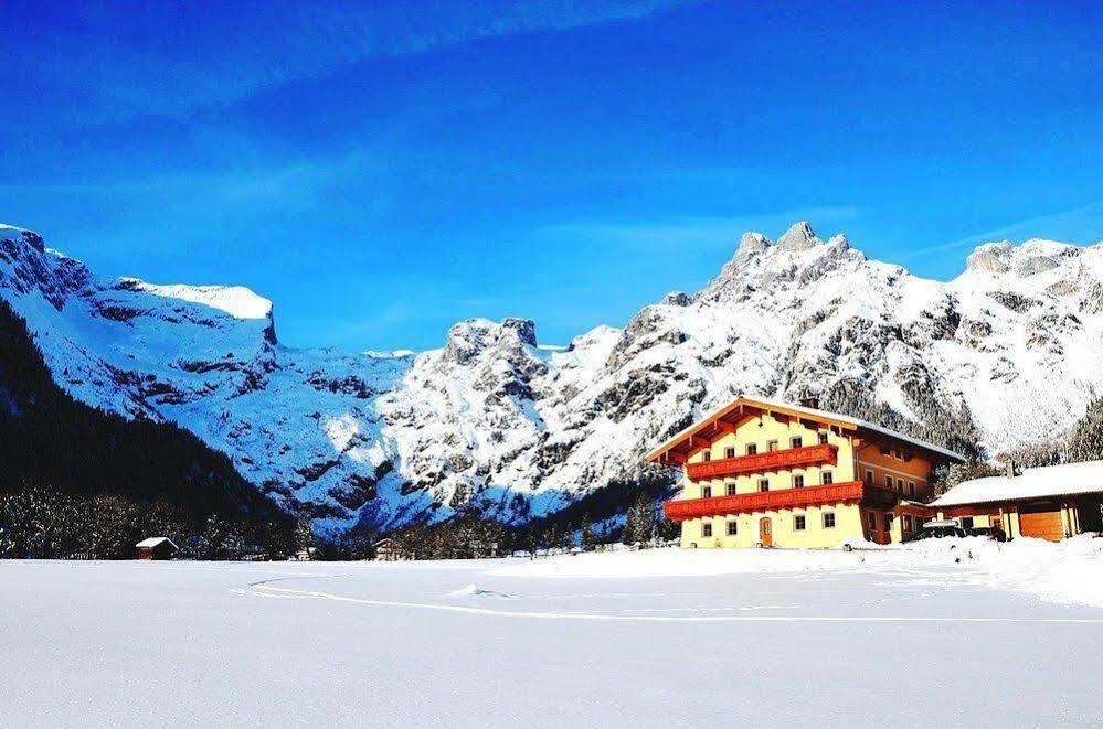 Alpen Appartements Oberlehengut 웨르펜웽 외부 사진